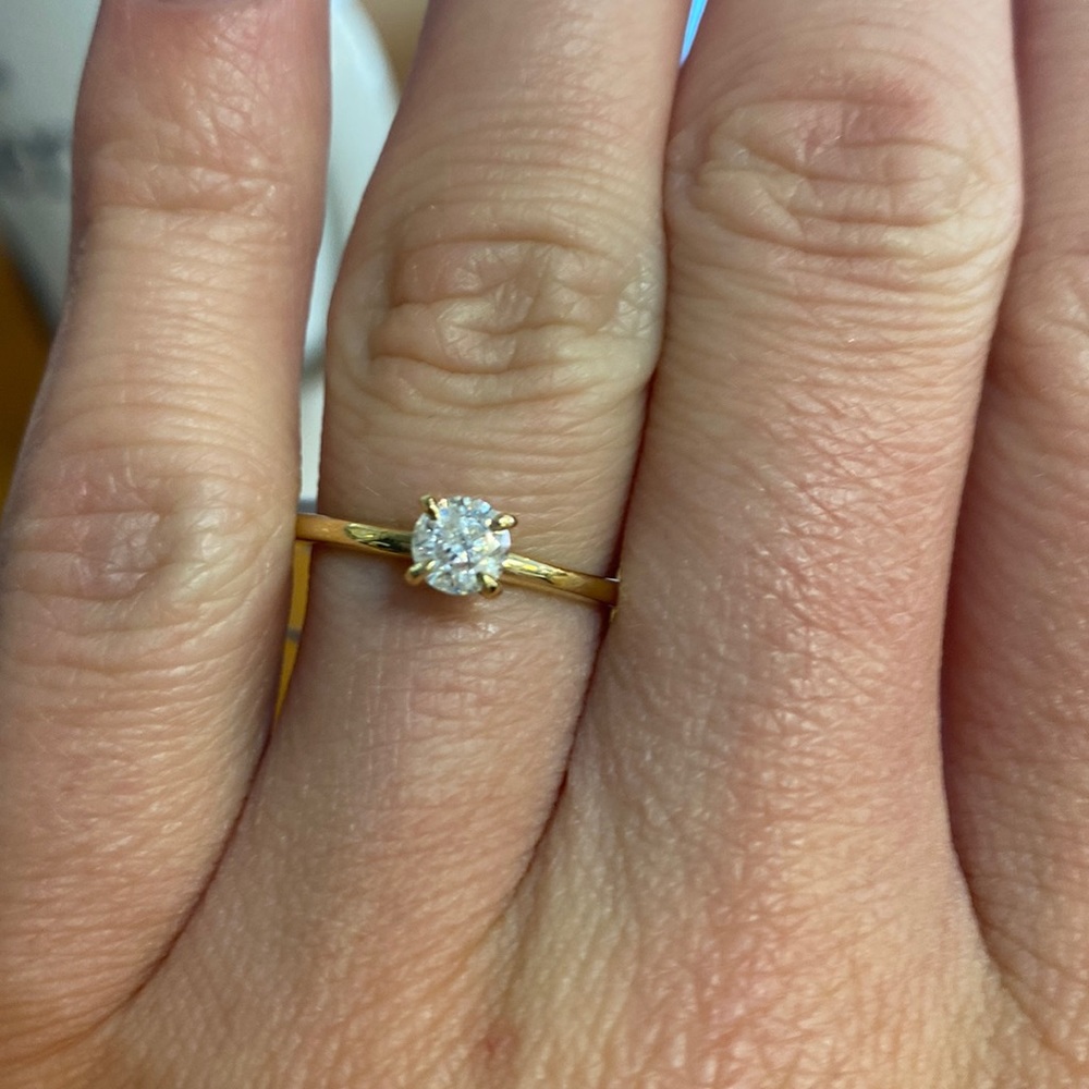 Diamond engagement ring